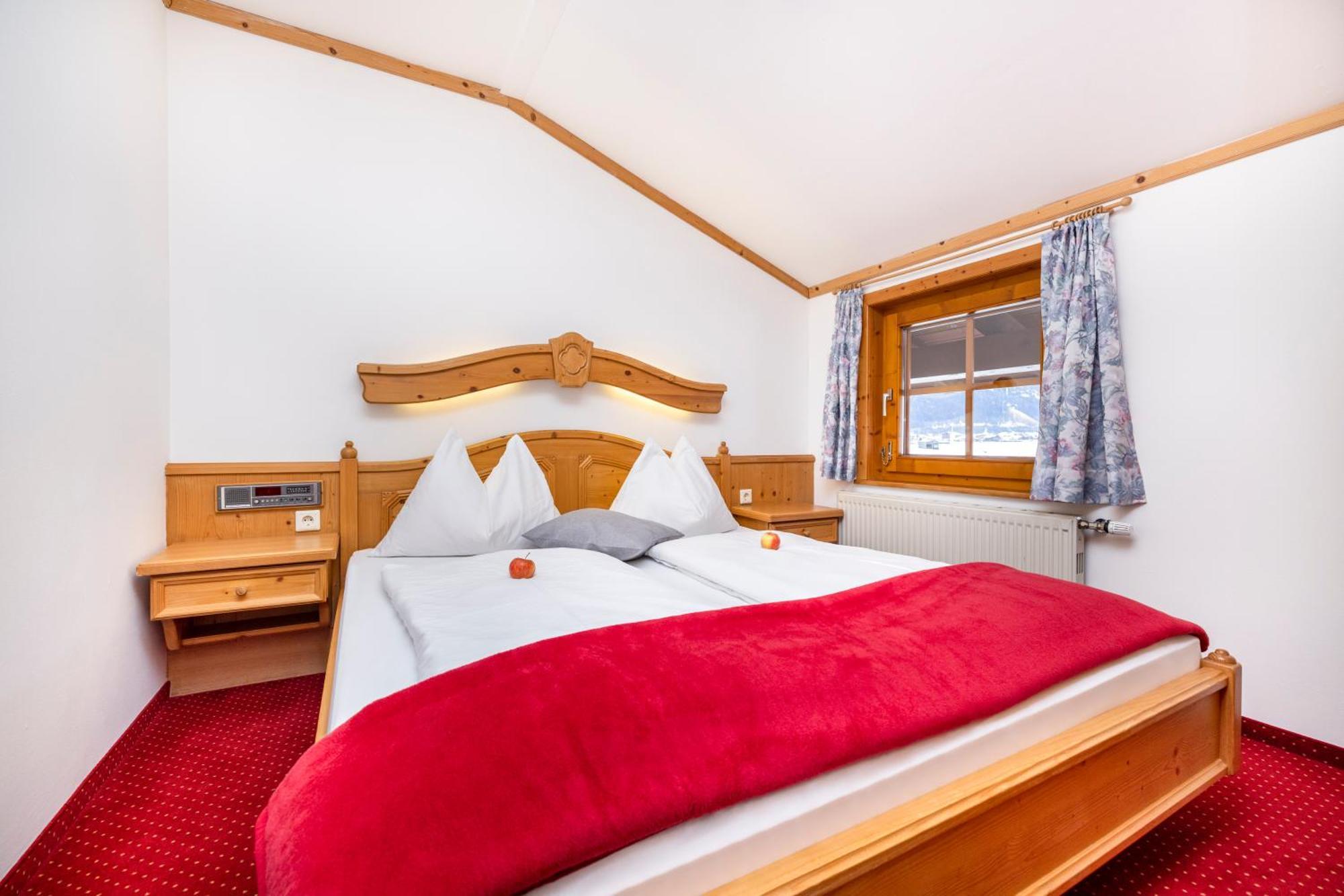 Laubichlhof Apartment Flachau Bagian luar foto